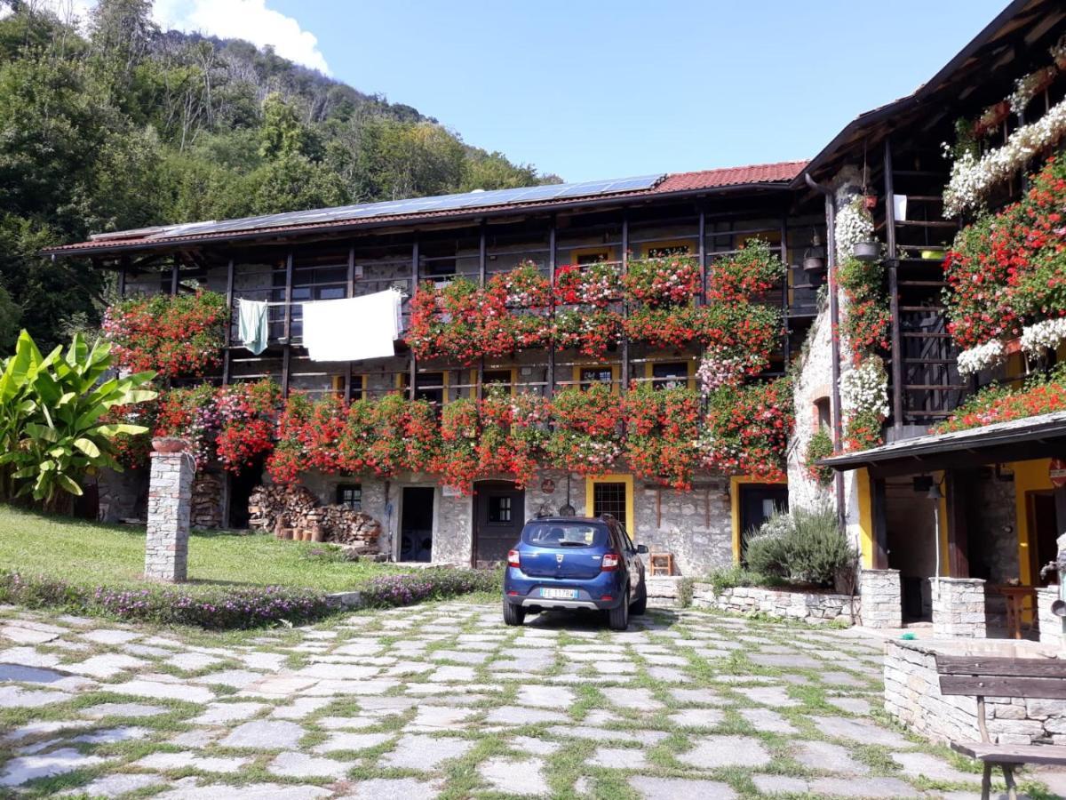 B&B "La Baita Delle Coccinelle" Varallo Exterior foto
